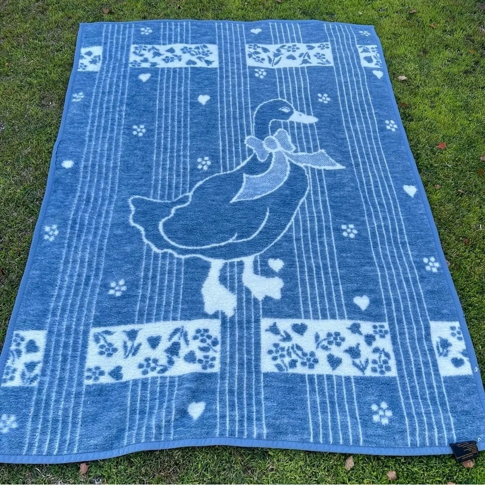 VTG IBENA Blue Country Goose Reversible Throw Blanket Soft Fluffy 54x74 FLAWS